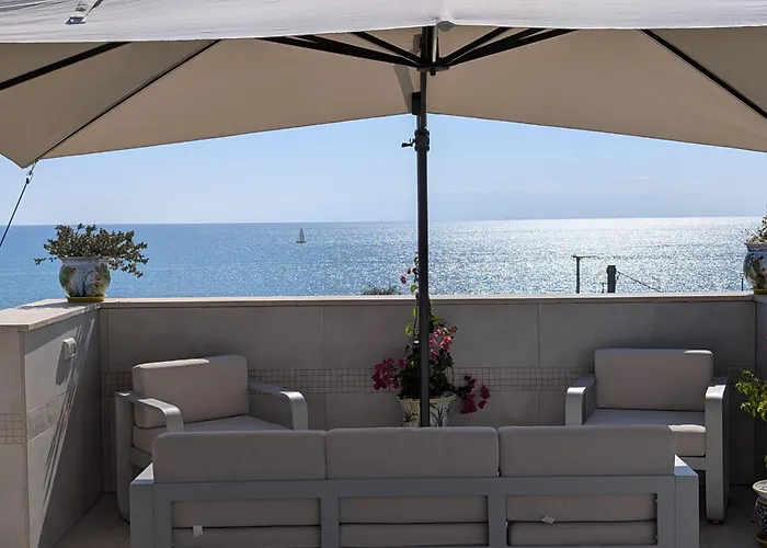 Naiadi Bed & Breakfast 4*